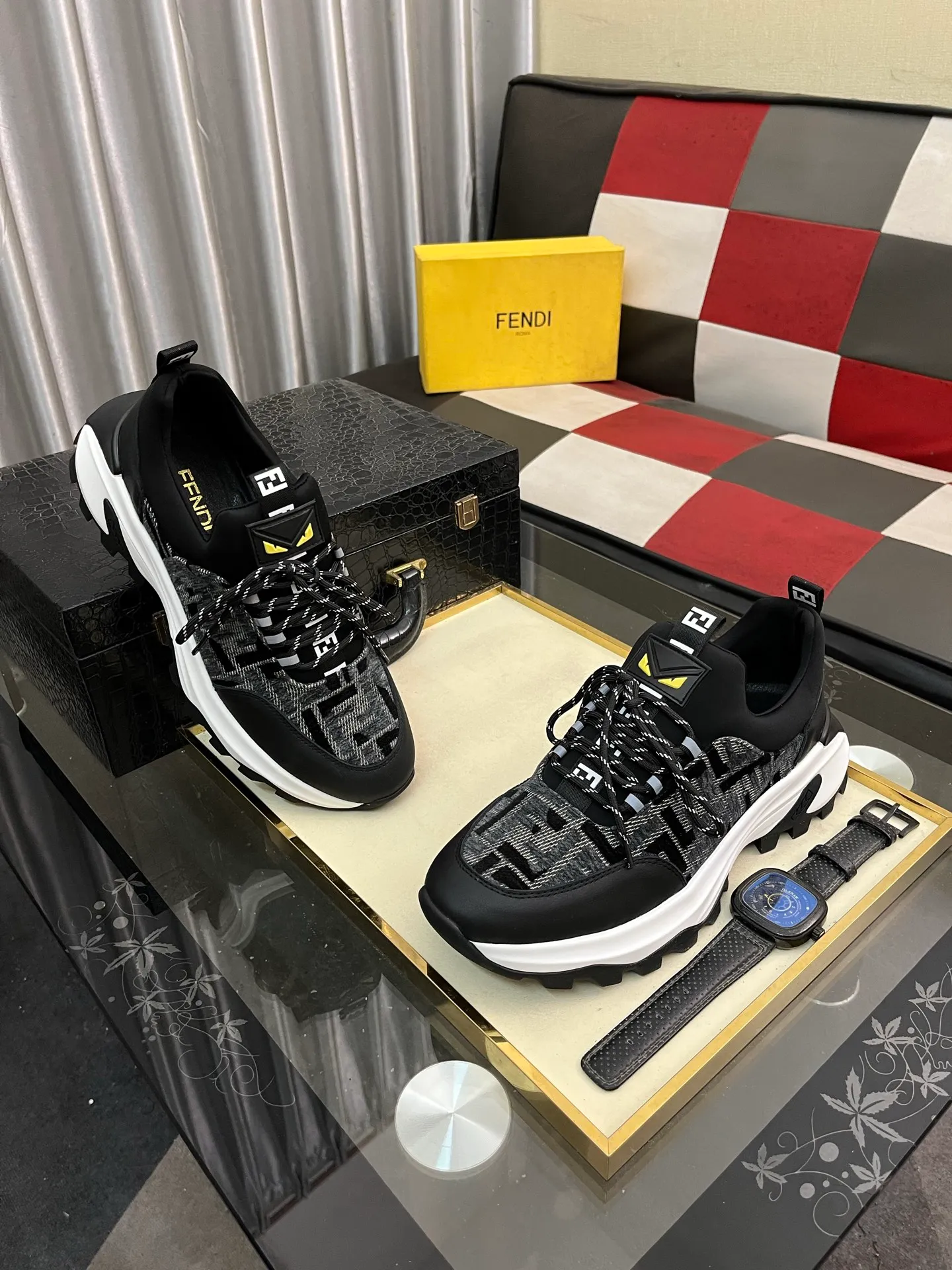 Men's Men's Shoes💰458⌚️⌚️[FENDI] Fendi's classic and comfortable men's, this complex sneaker is made of soft calfskin➕genuine leather lining➕original ultra-light rubber material with rough outsole. This unique light style is suitable for the casual and refined sensibility of this season. It is comfortable and natural on the feet. It is an everyday style for casual travel in autumn and winter! 38−443️⃣colors available
